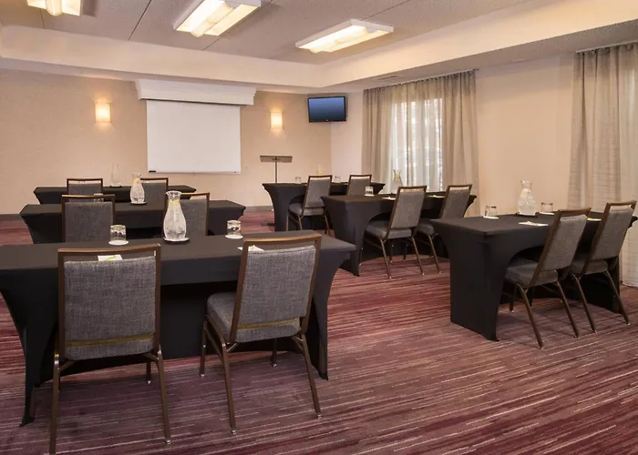 Courtyard By Marriott Dulles Airport Chantilly