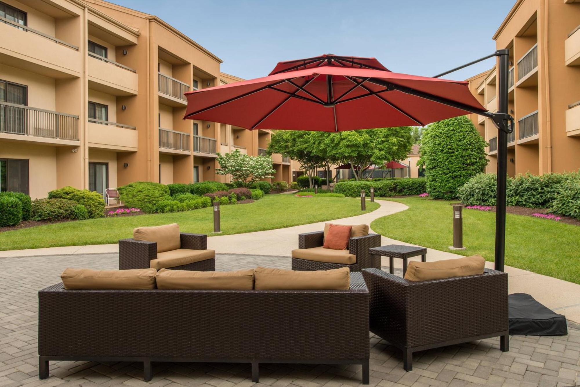 Courtyard By Marriott Dulles Airport Hotel