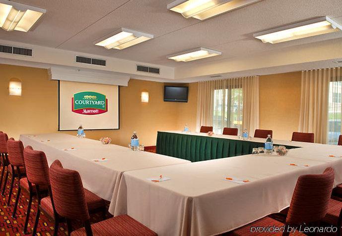 Courtyard By Marriott Dulles Airport 3*