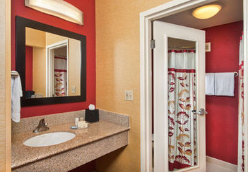 Courtyard By Marriott Dulles Airport