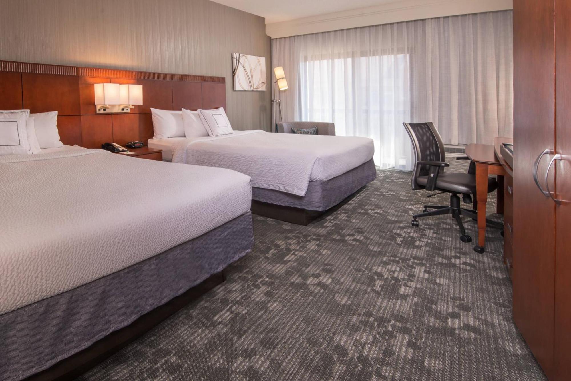 Courtyard By Marriott Dulles Airport Hotel Chantilly