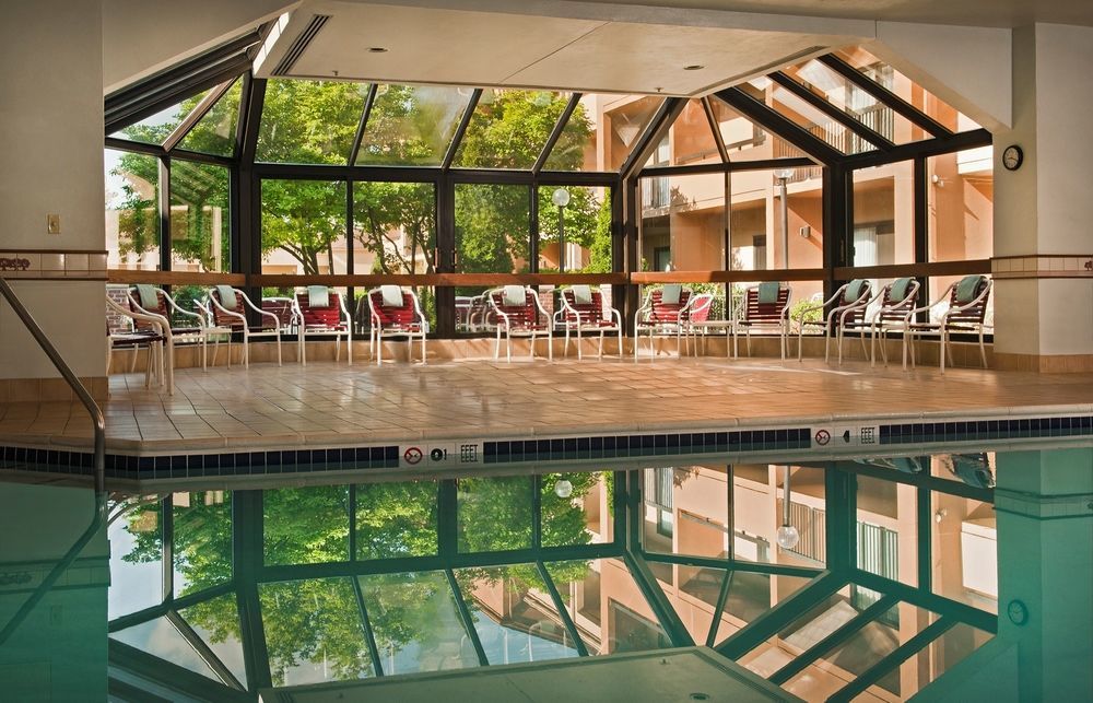 Courtyard By Marriott Dulles Airport